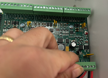 Un circuito electrónico

El contenido generado por IA puede ser incorrecto.